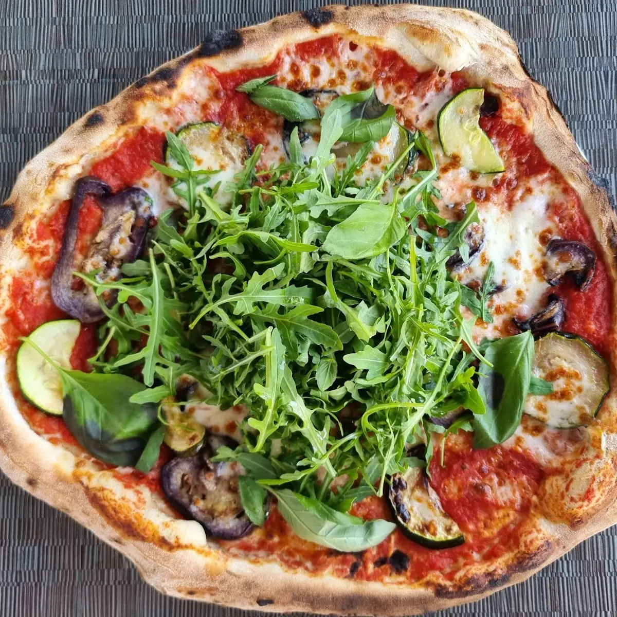 Pizza Vegetariana Mit Dinkelteig