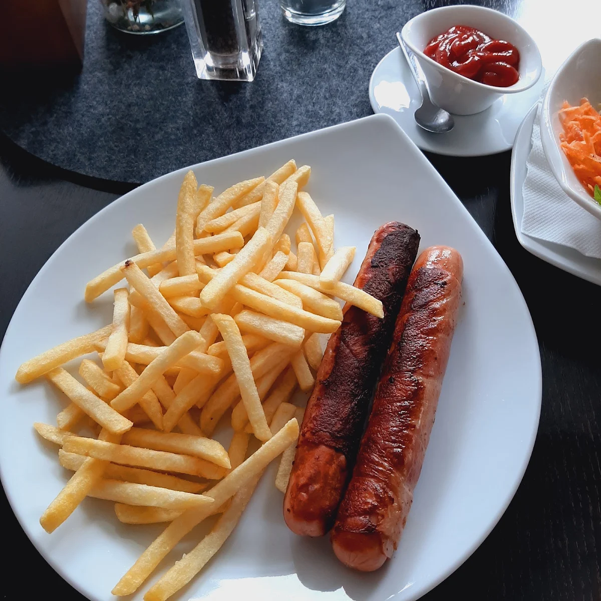 Berner Mit Pommes