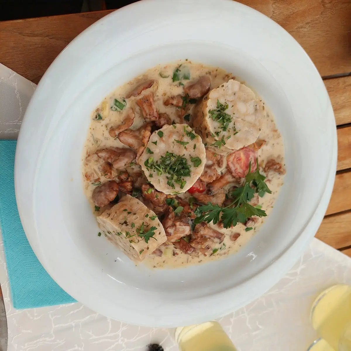 Eierschwammerlgulasch