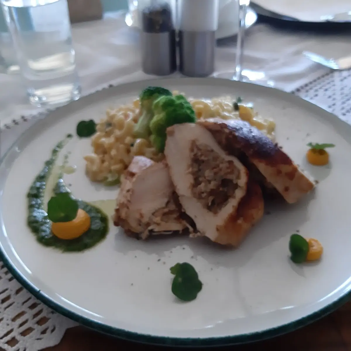 Gefüllte Hendlbrust