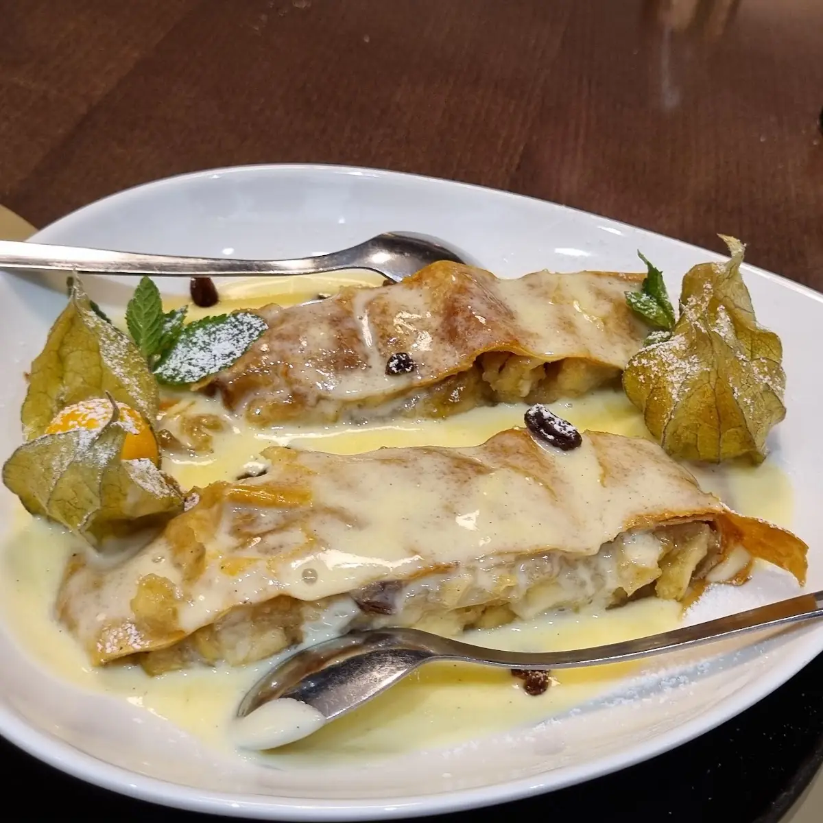 Apple Strudel, Panorama Caffe Brasserie