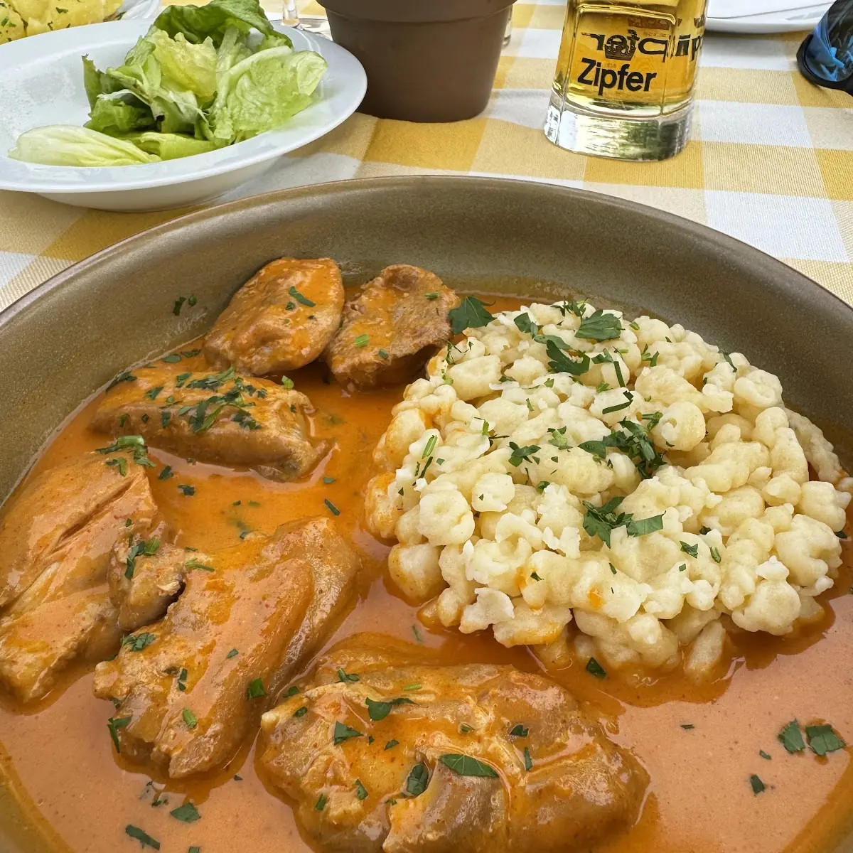 Paprikahendl Mit Spätzle