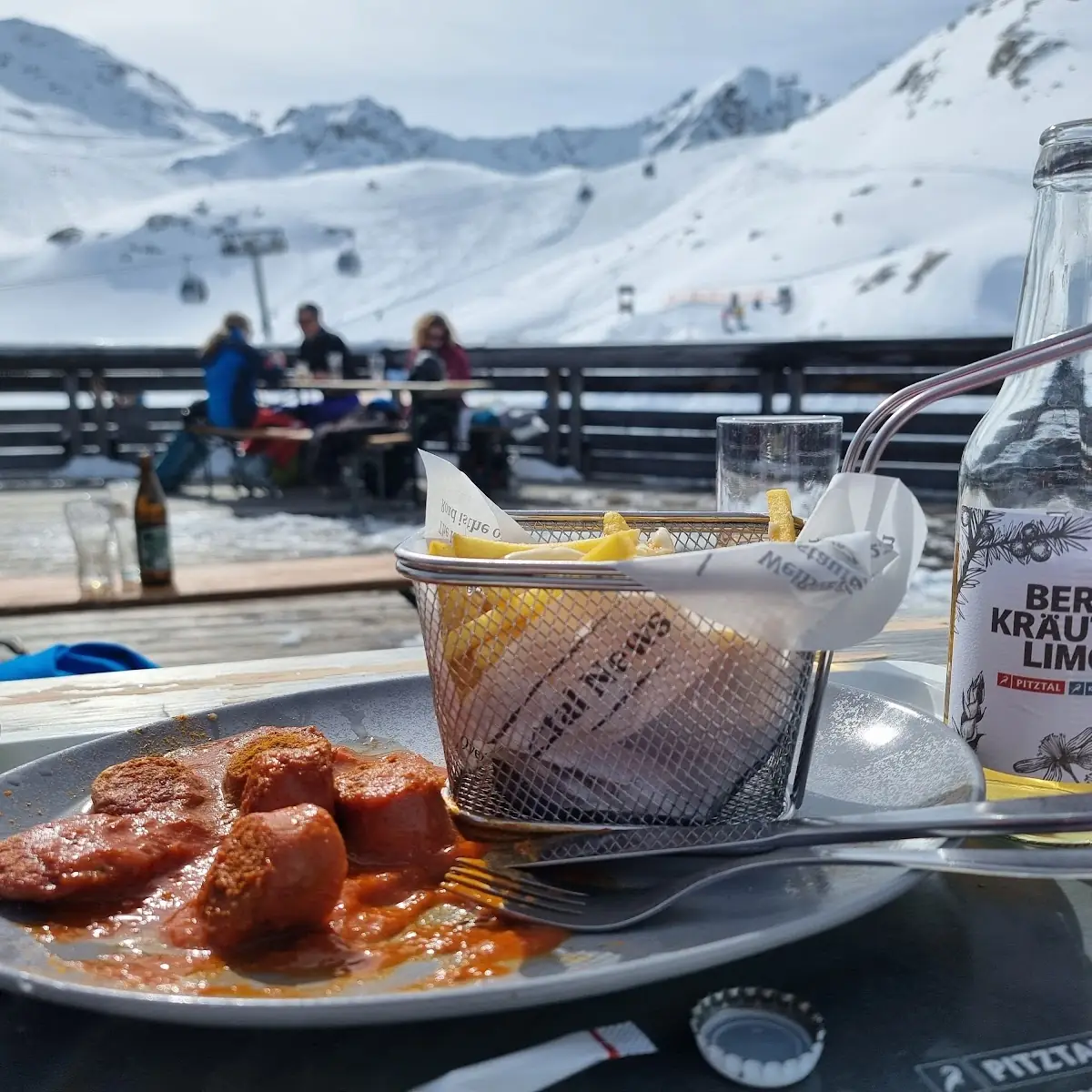Currywurst Mit Pommes Frittes