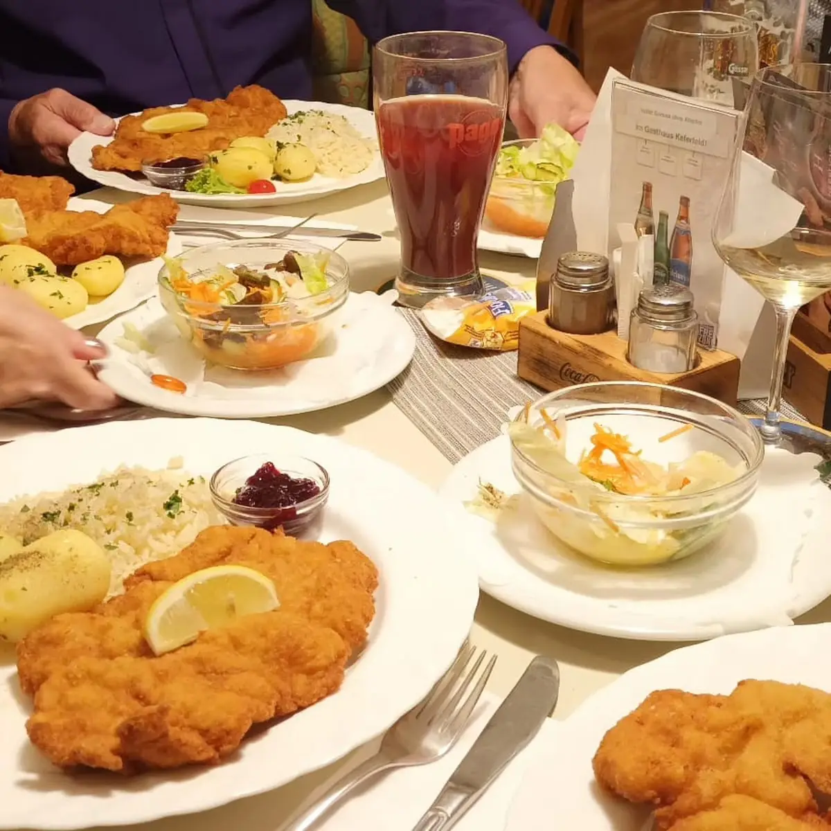 Putenschnitzel Mit Petersilie Kartoffeln U Salat
