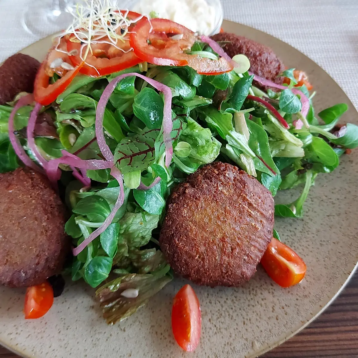 Sommersalat Mit Falafel