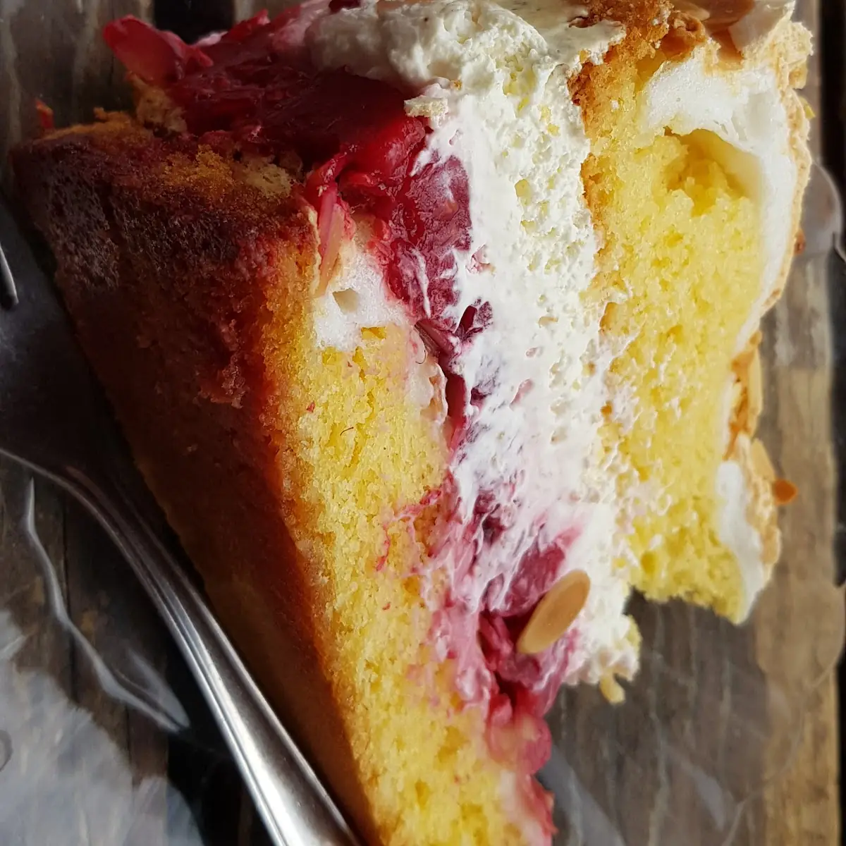 Himbeere Baiser Torte