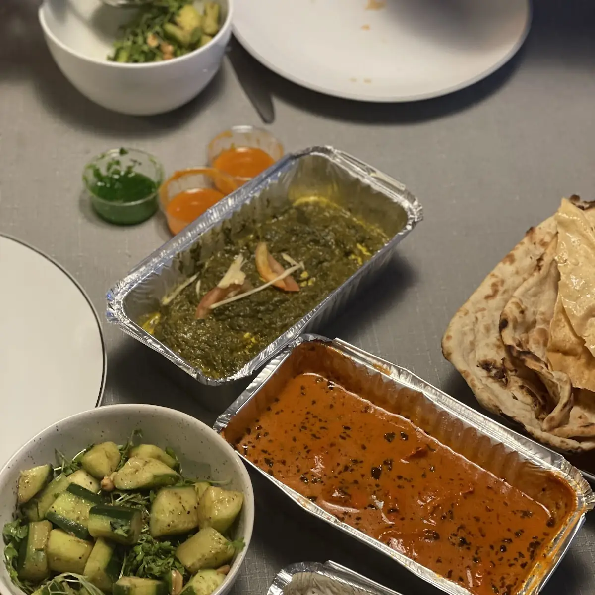 Gurkensalat Butter Chicken Spinat Paneer