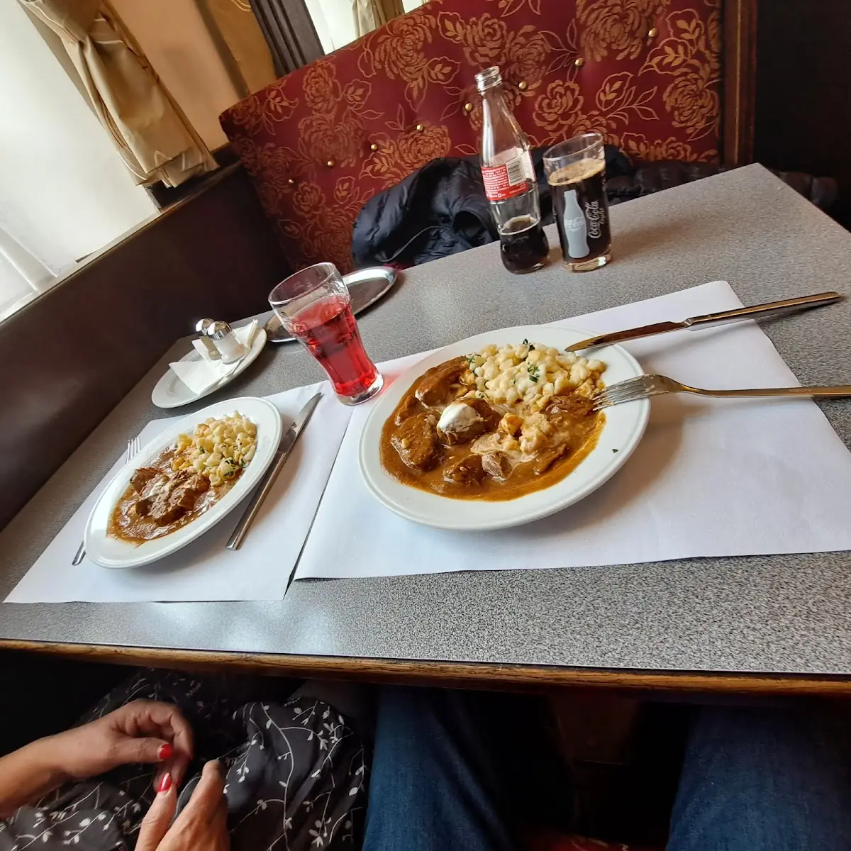 Kalbsgulasch Mit Nockerl