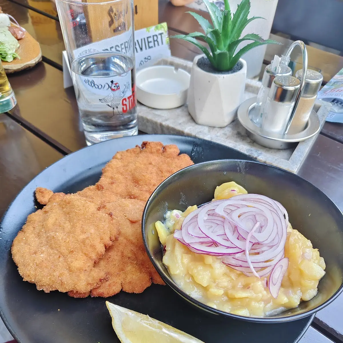 Schnitzel Mit Pommes Frites