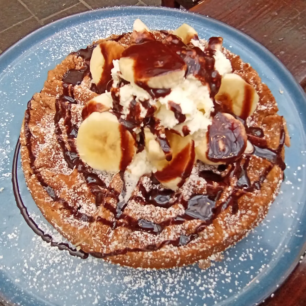 Waffeln Mit Banane Schokolade Und Schlagobers