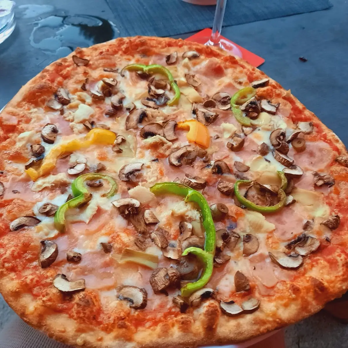 Pizza Prosciutto E Funghi