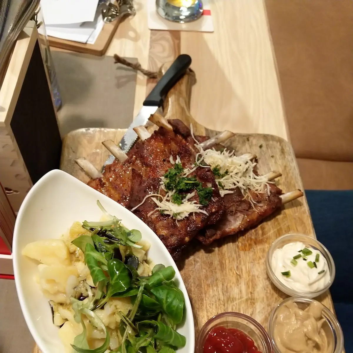 Ripperl Mit Kartoffelsalat