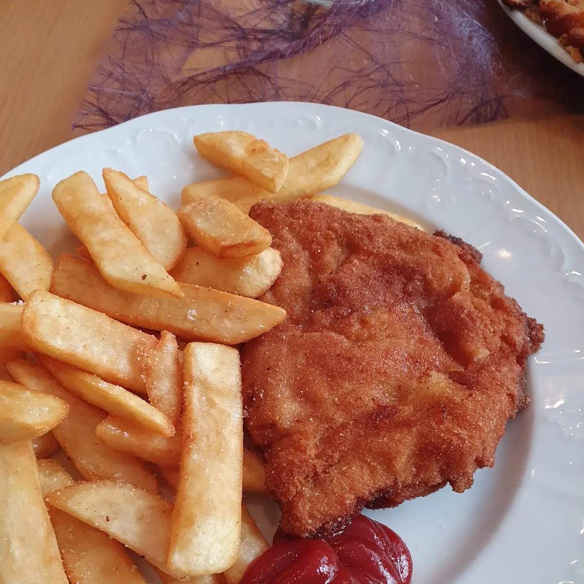 Cordon Bleu Vom Schwein Und Pommes