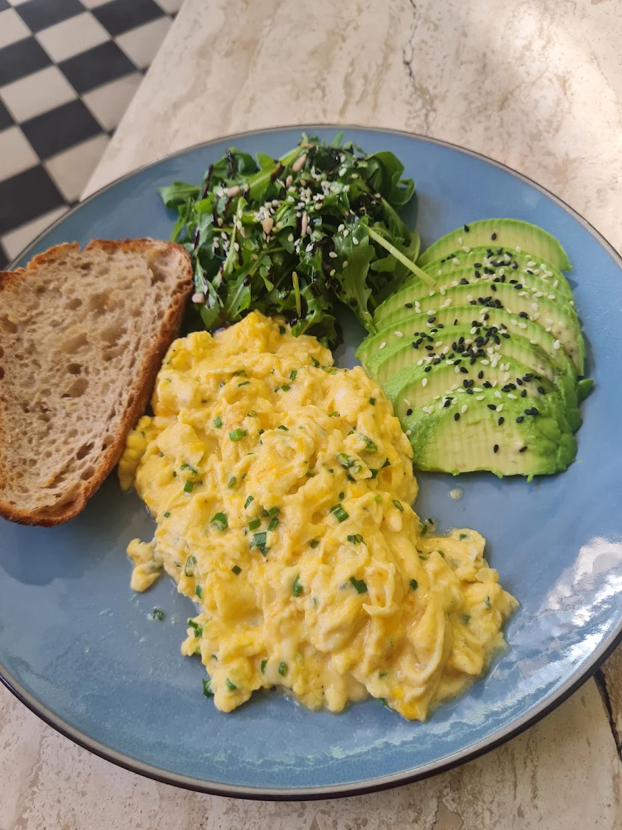 Scrambled Eggs with Avocado