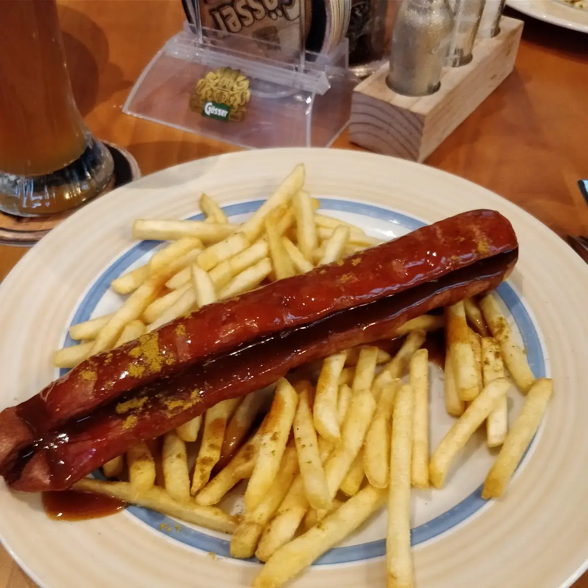 Currywurst Mit Pommes Frites