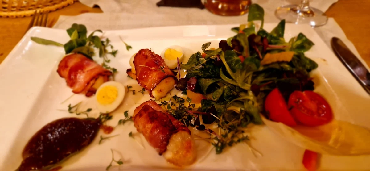 Salade de Chèvre Chaud Enrobé de Speck