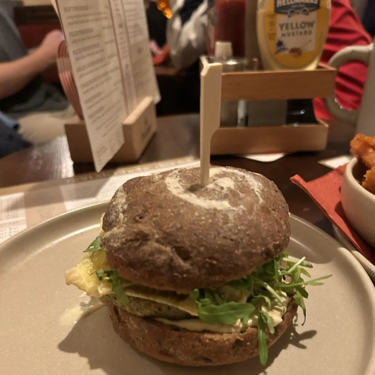 Veganer Glutenfreier Burger Menü