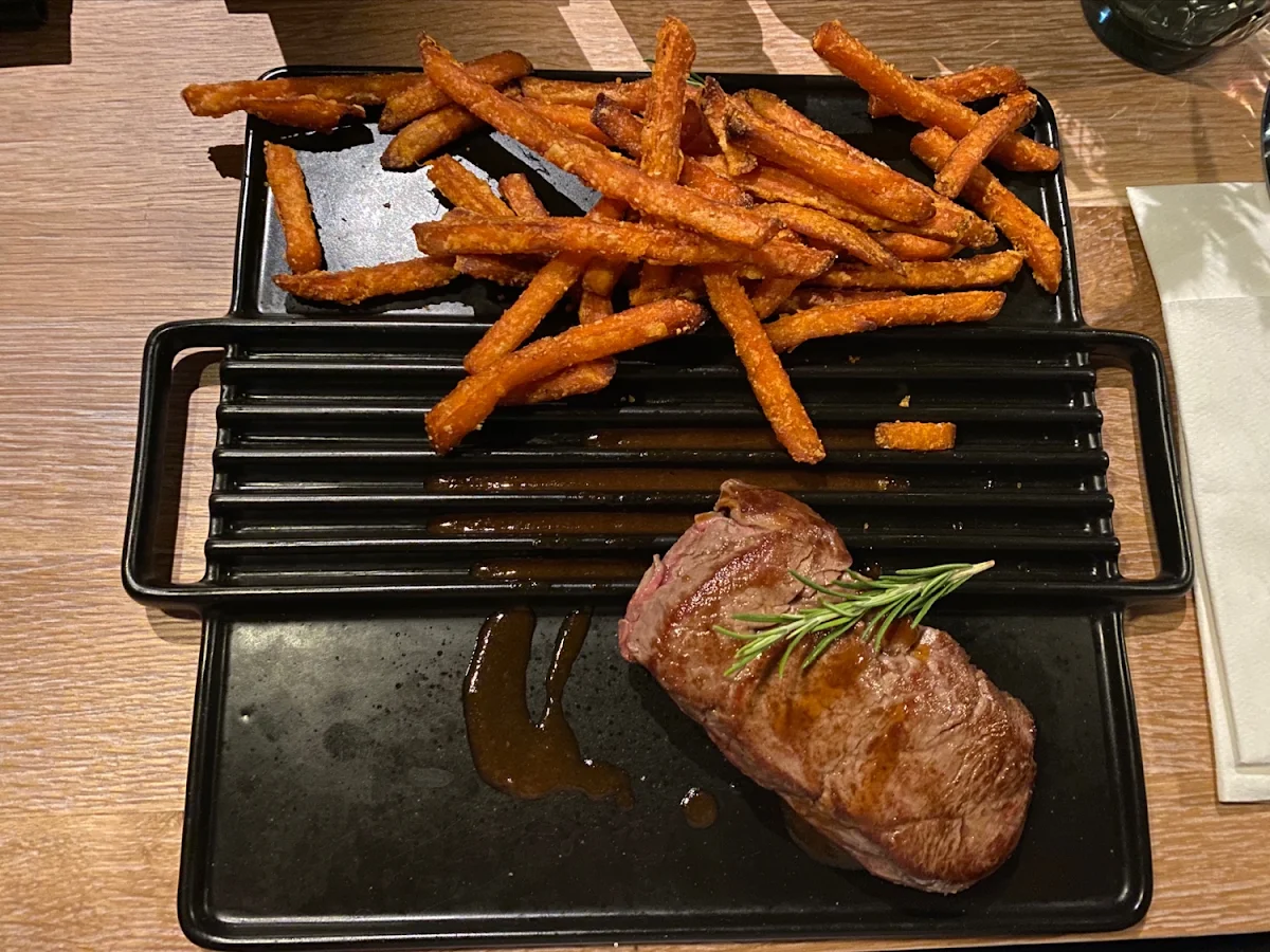 Filetsteak Mit Süßkartoffelpommes