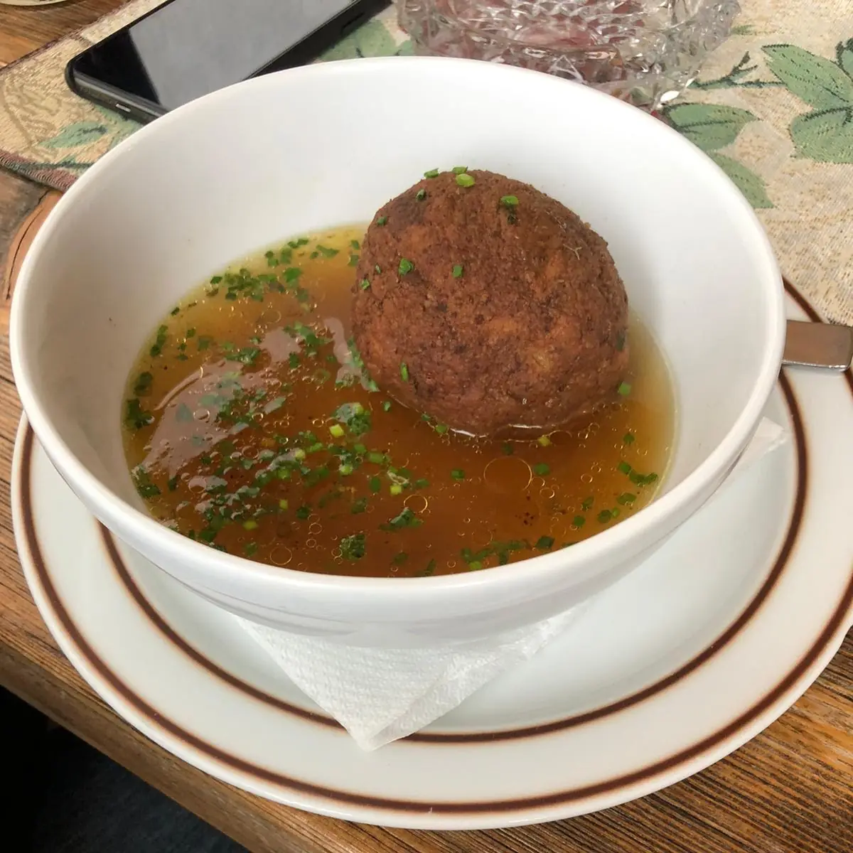 Leberknödelsuppe