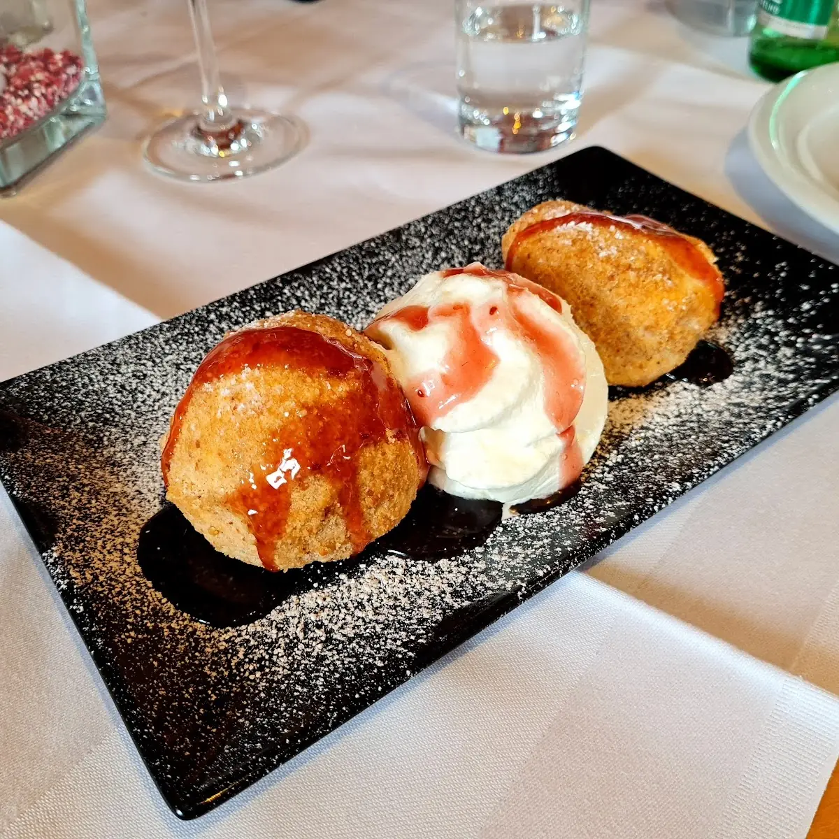 Eis Marillenknödel
