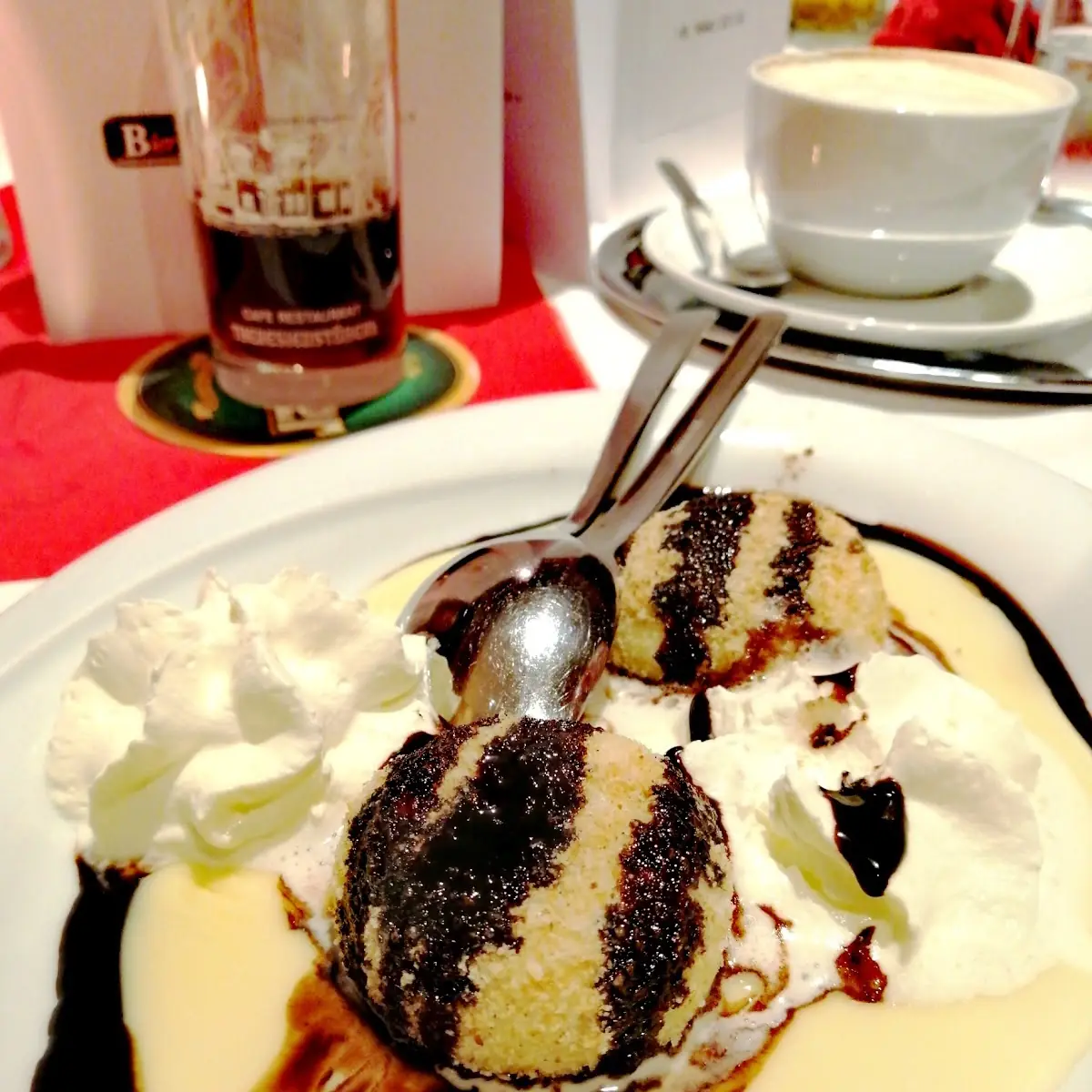 Nougat Knödel