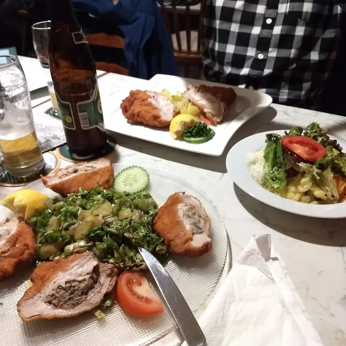 Gebackener Schweinsrücken Mit Endiviensalat