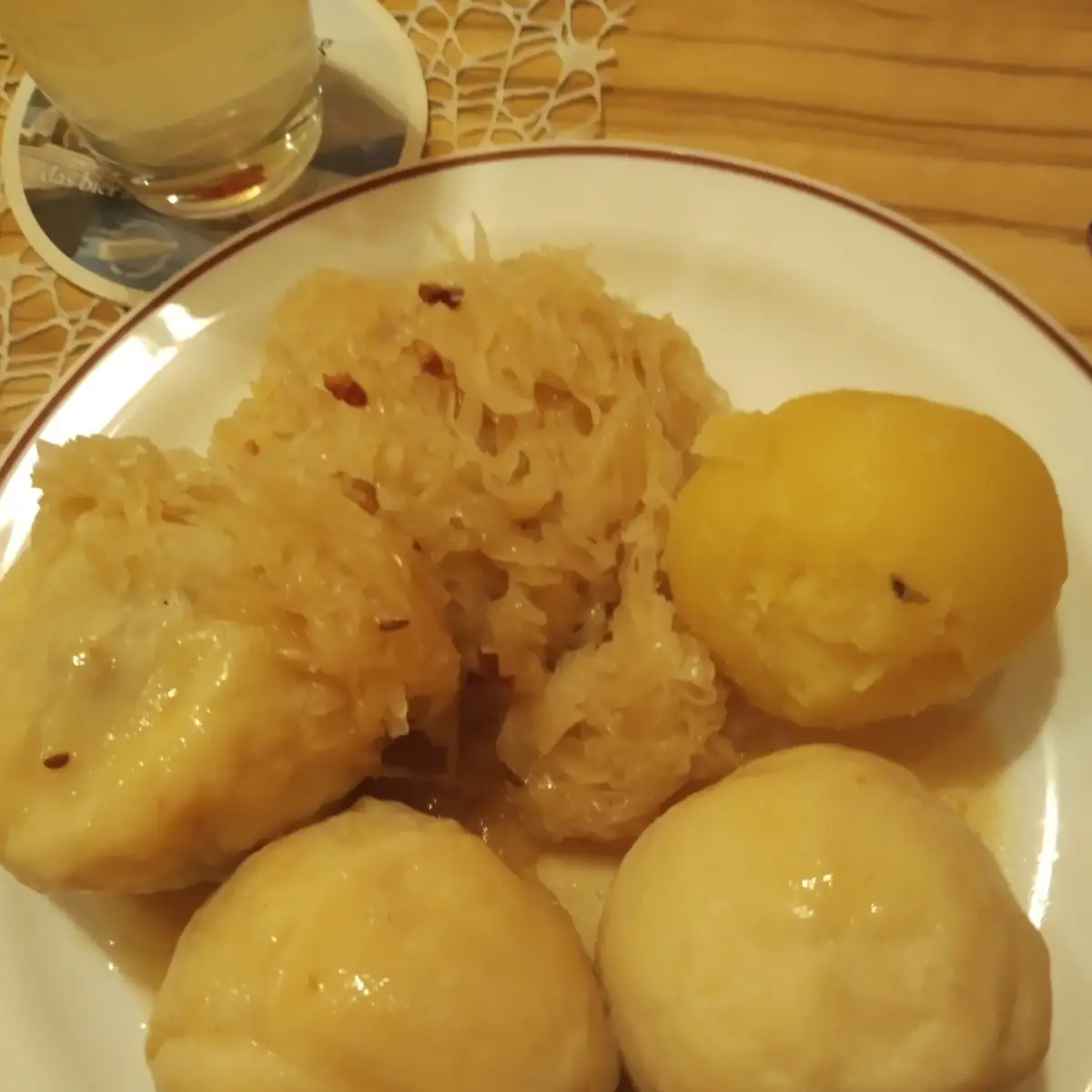 Grammelknödel Mit Sauerkraut