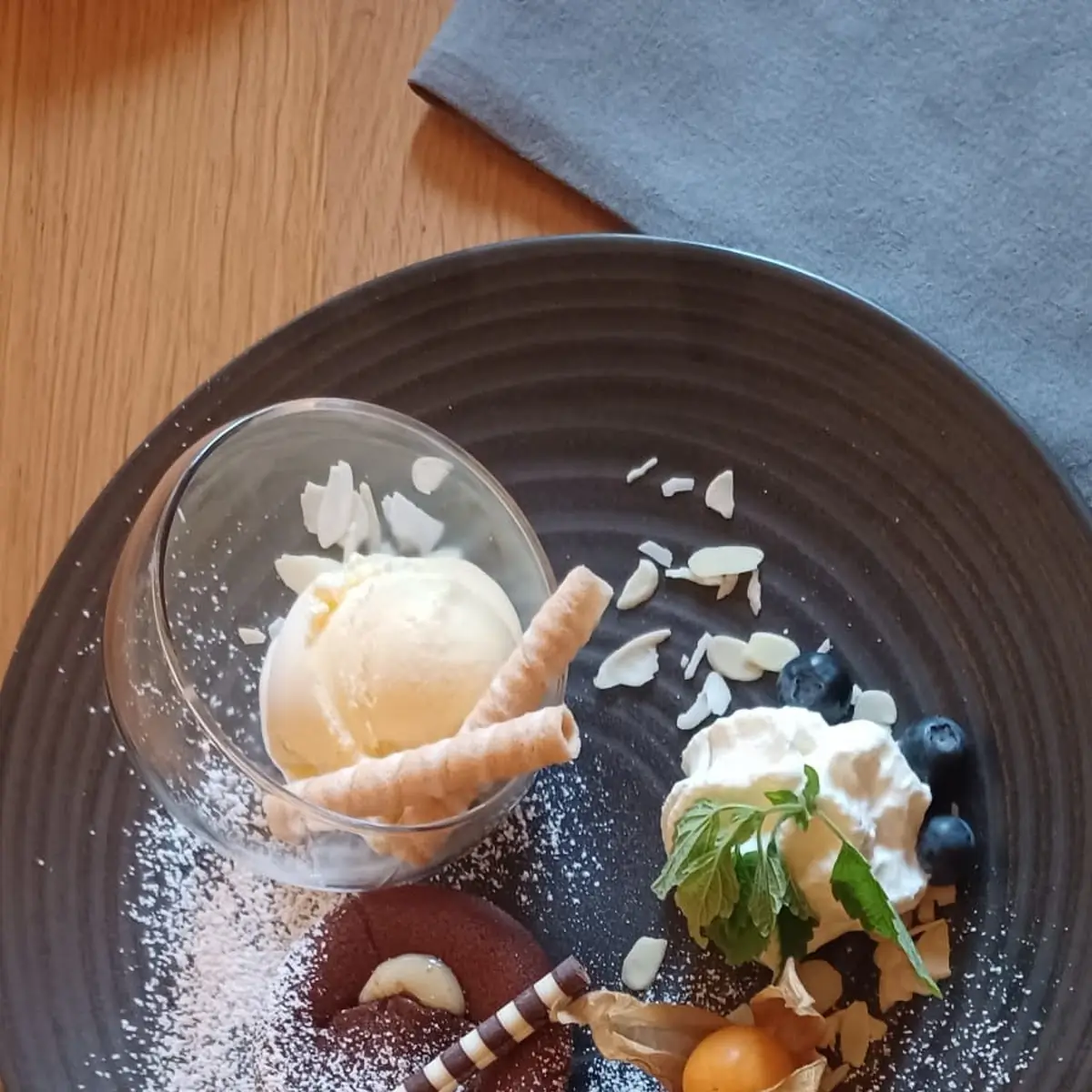 Chokoküchlein Mit Vanilleeis