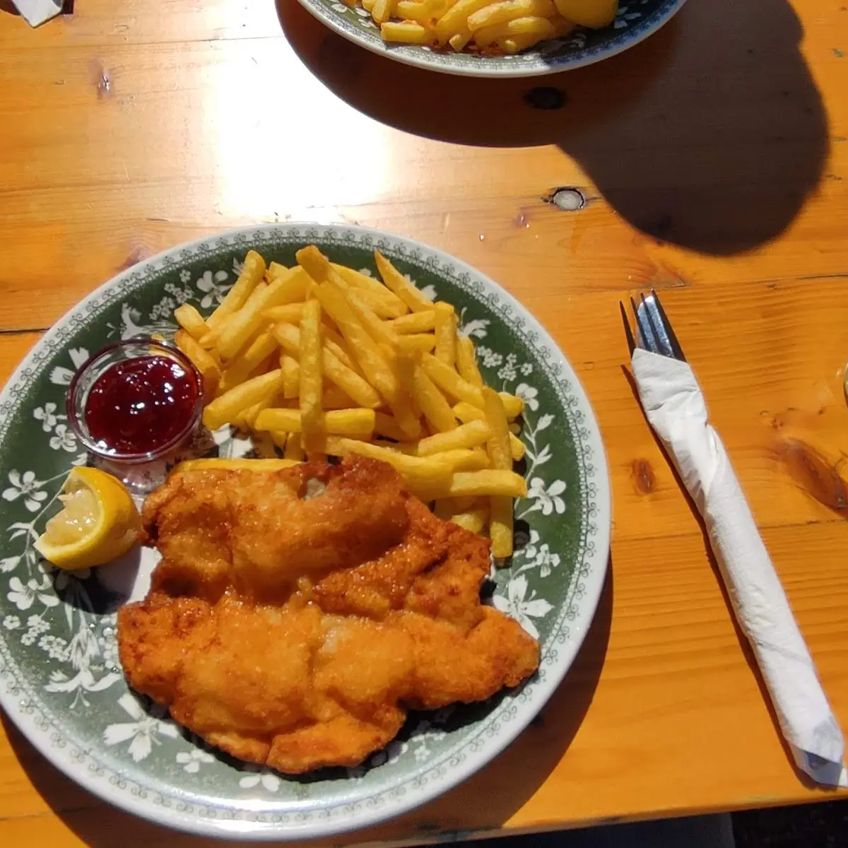 Wiener Schnitzel Mit Pommes
