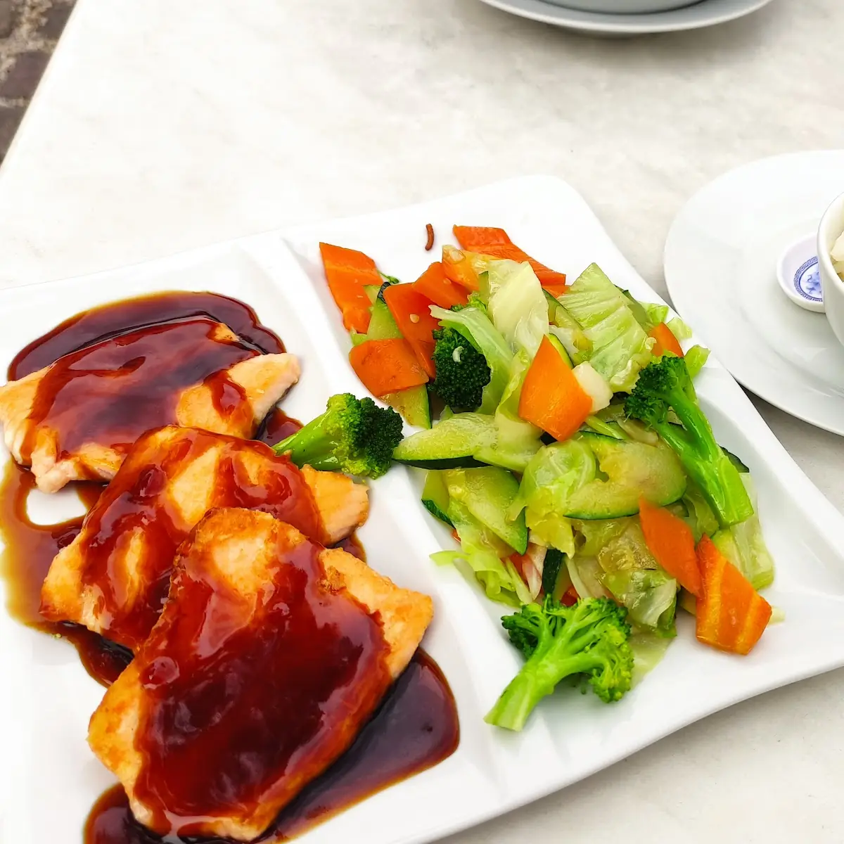 Gegrillter Lachs Mit Gemüse E14