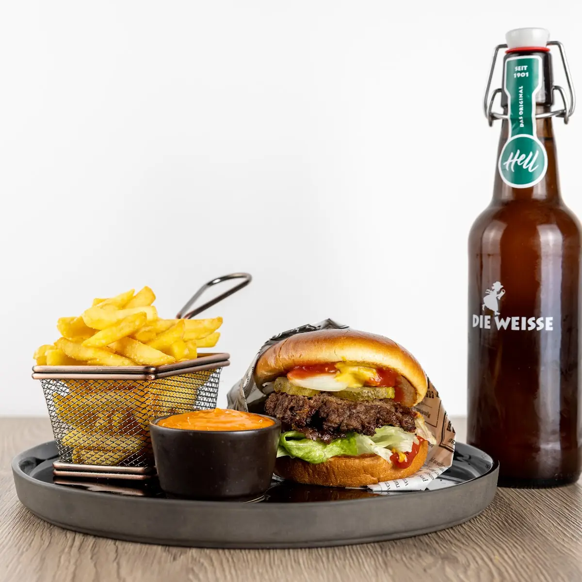Genieße Dein VIP Burger Als Combo Inkl Beilage Und Getränk
