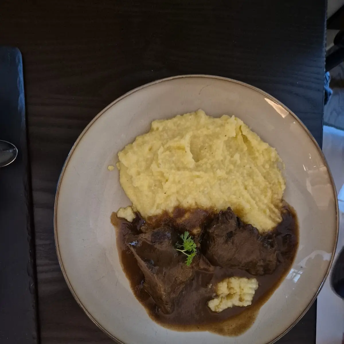 Pork Cheeks with Mashed Potatoes