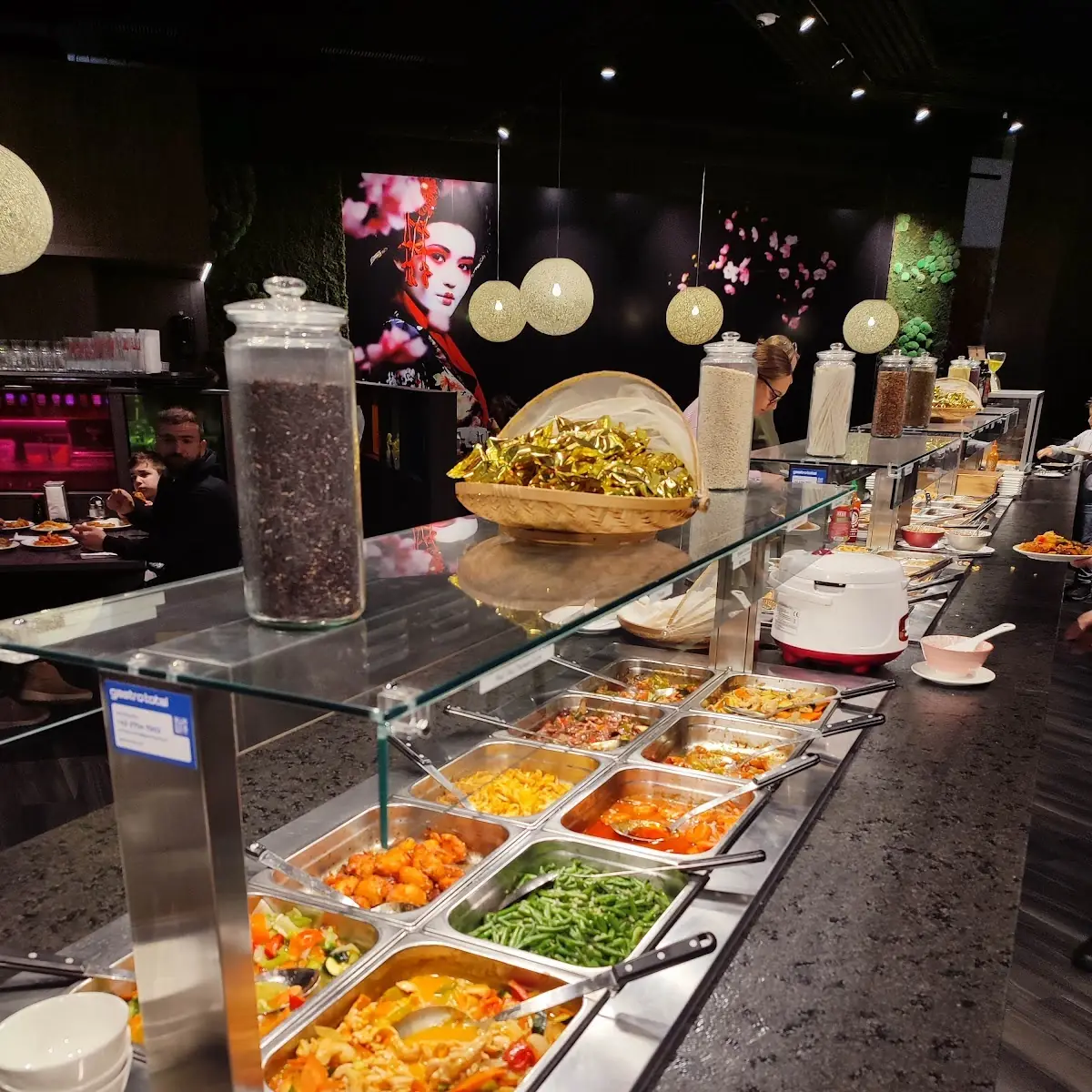 Sushi Buffet Karides Salatalar
