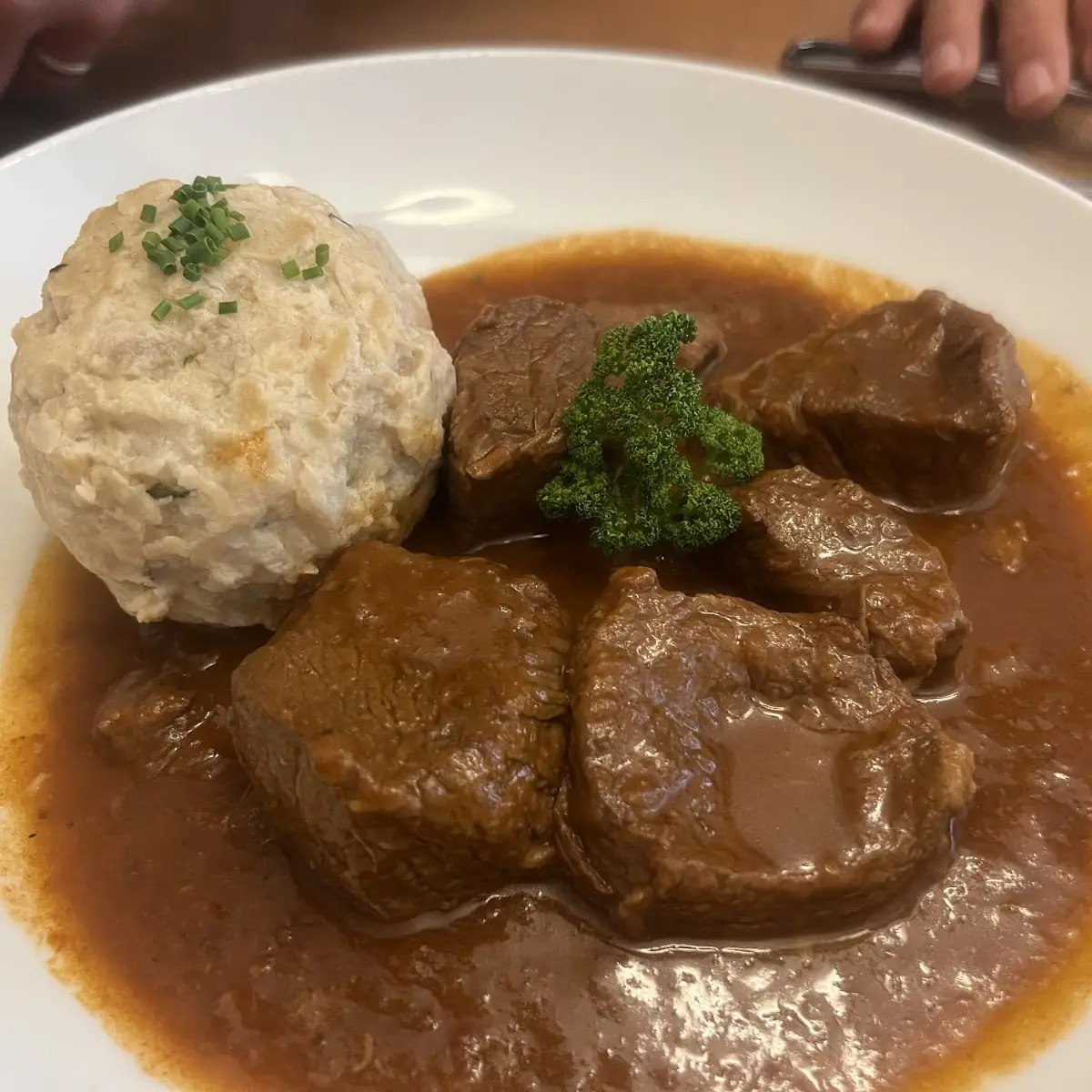 Gulasch Mit Semmelknödel