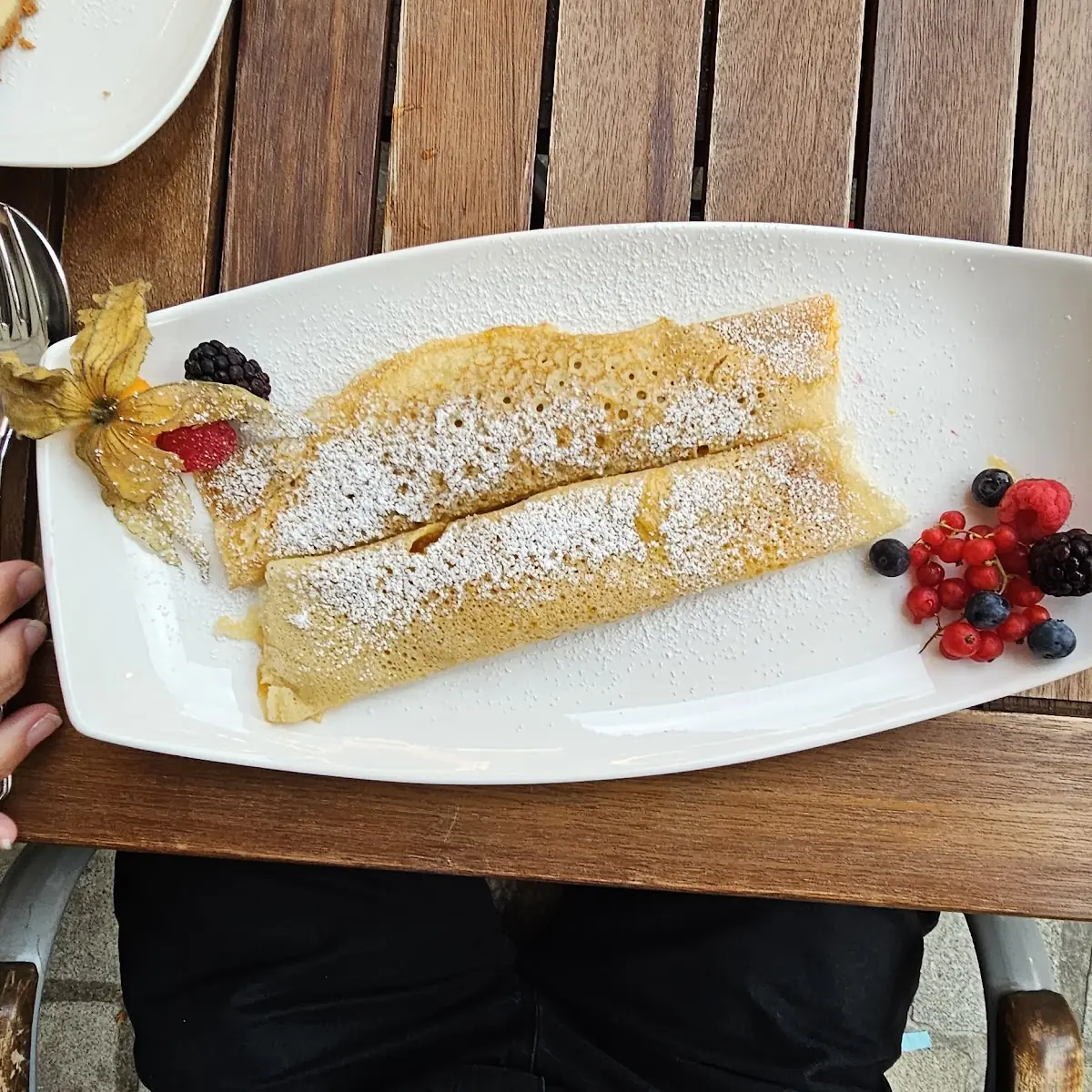 Palacinken Mit Marillenmarmelade