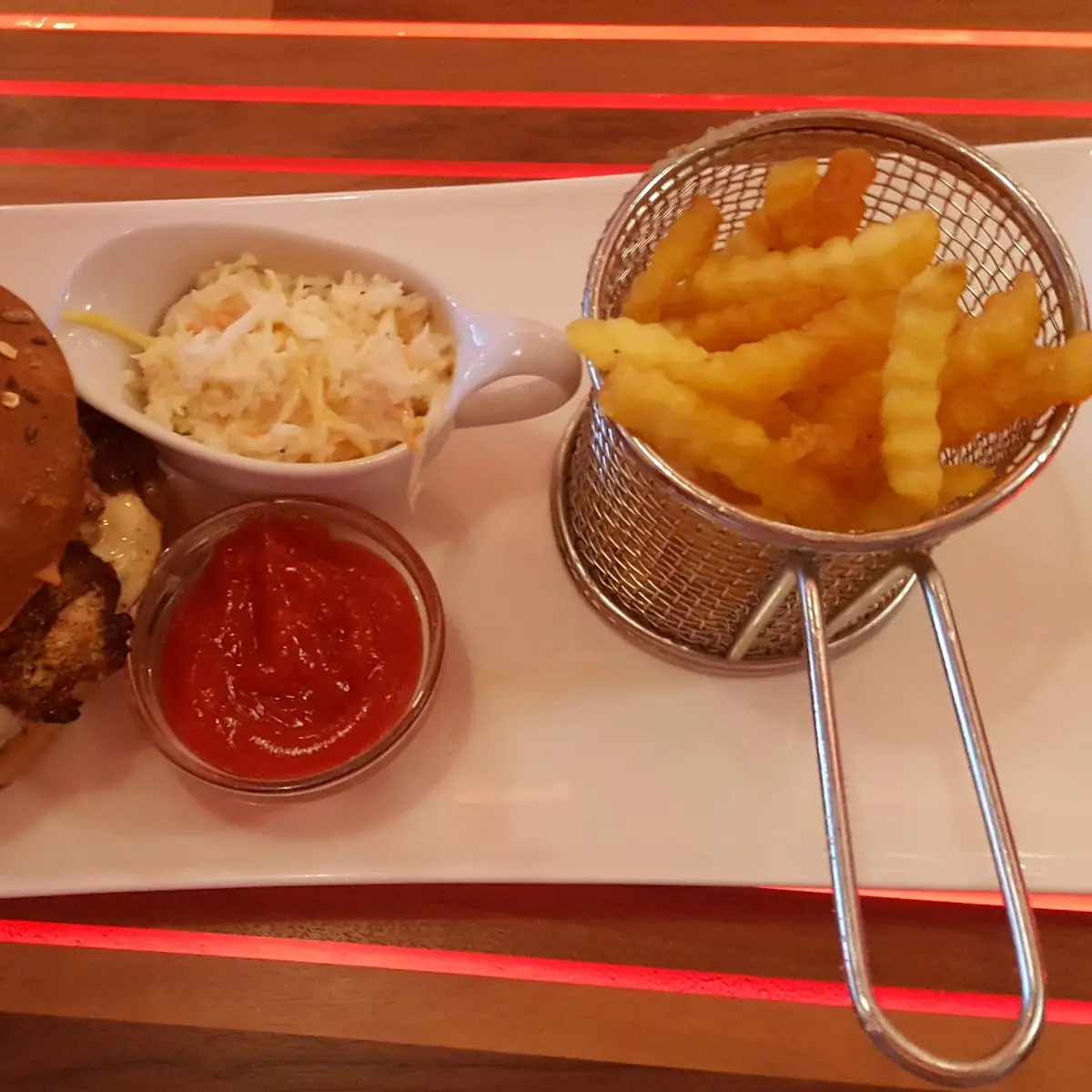 Hamburger Mit Pommes Frites