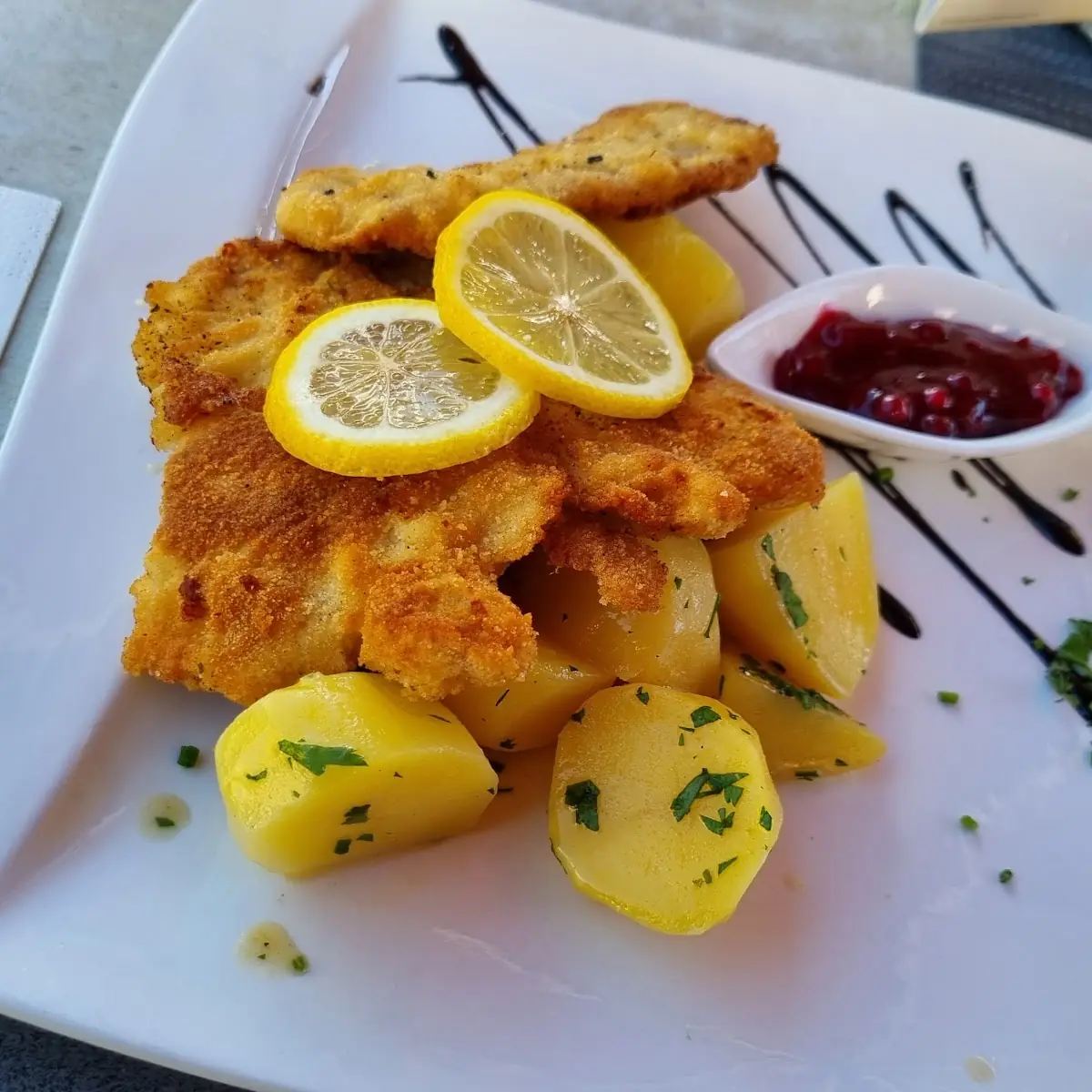 Cordonbleu Mit Pommes