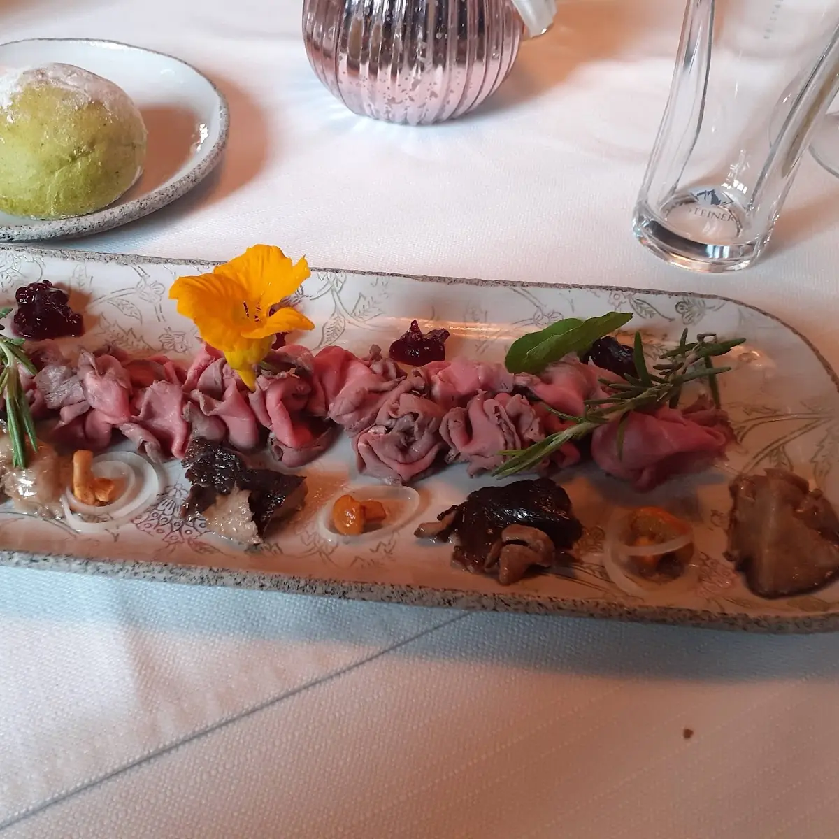 Roastbeef Mit Pilzen Und Preisselbeeren