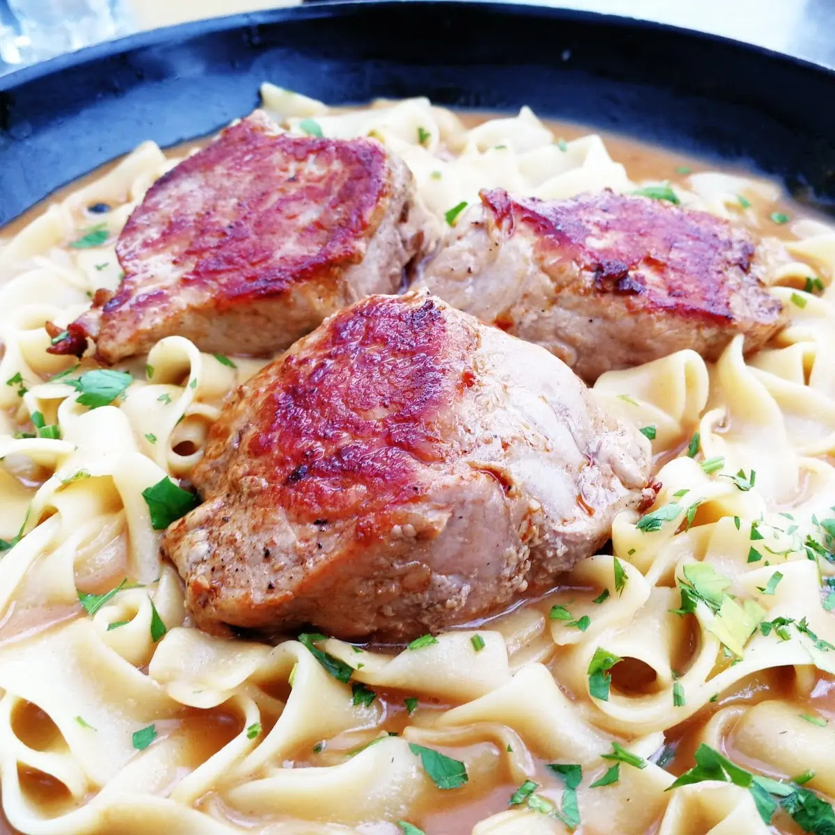 Schweinemedaillons In Pfeffersauce, Sportsbar-Happyland