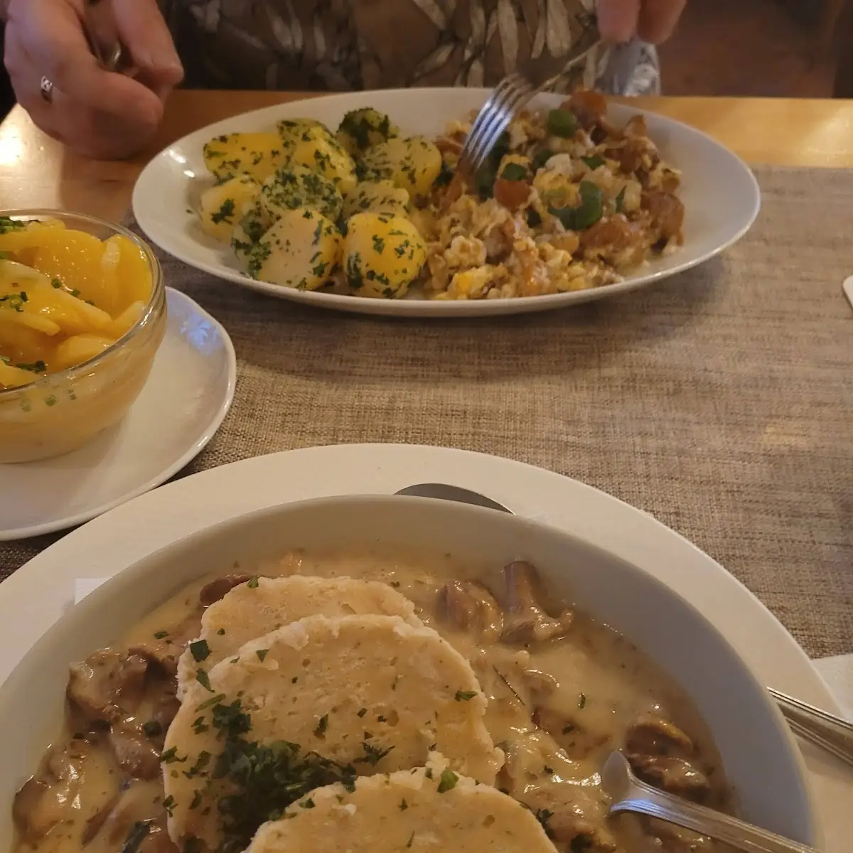 Knoblauchkottlet Mit Spätzle