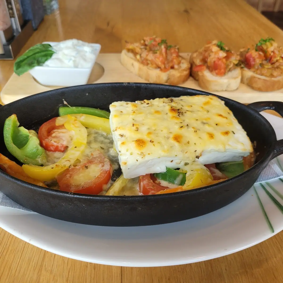 Mediterraner Grillkäse Mit Gemüse