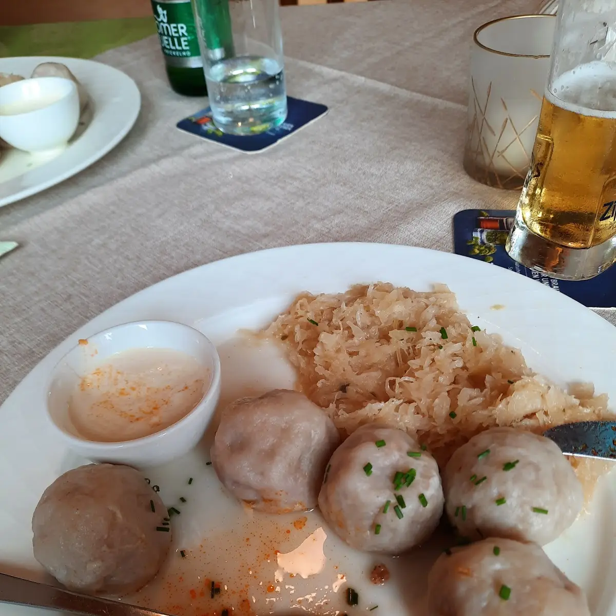 Bratknödel Mit Sauerkraut Und Sahnekren