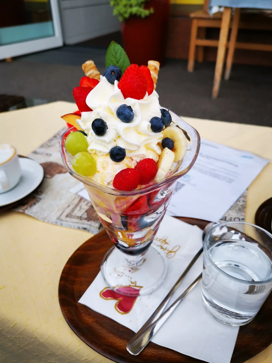 Eisbecher Früchtetraum