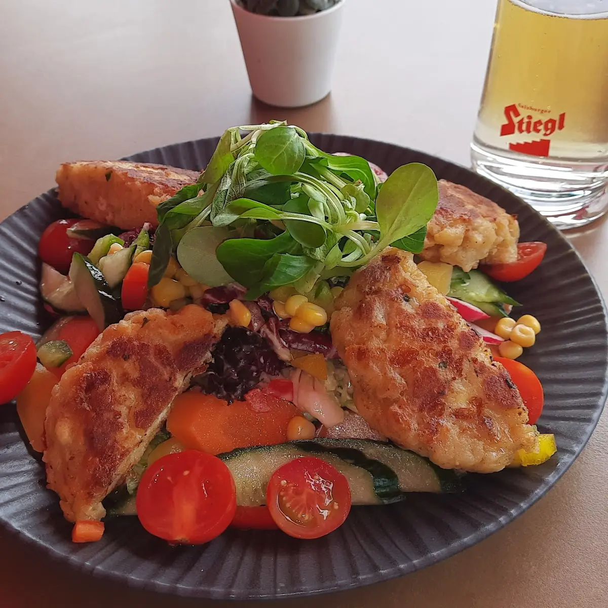 Gemischter Salat Mit Kaspressknödel