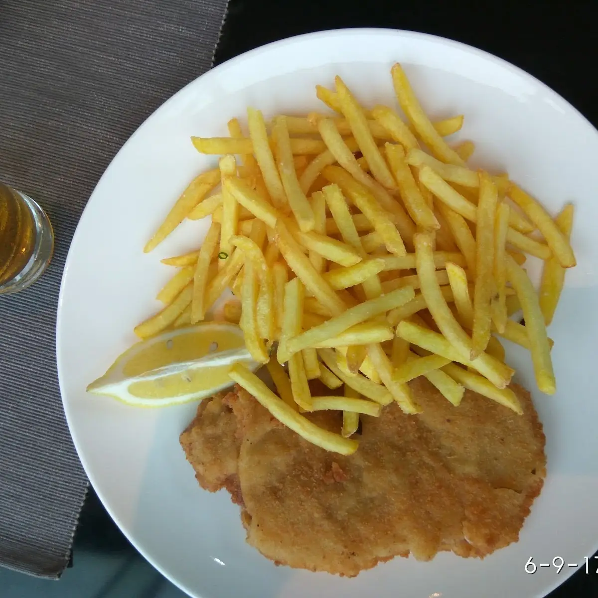 Schnitzel Wiener Art Mit Pommes