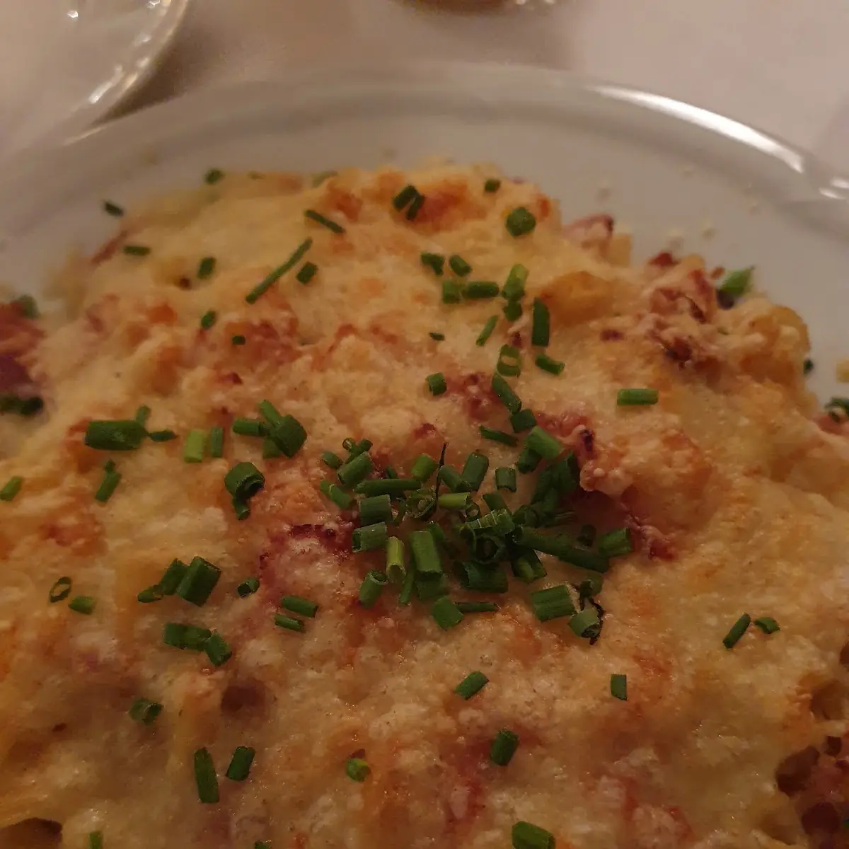 Überbackene Schinkenfleckerl