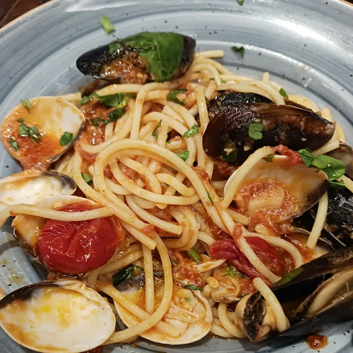 Spaghetti Con Cozze Vongole E Pomodorini