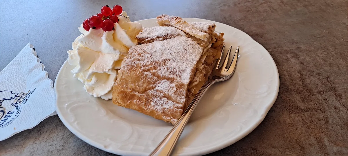 Apfelstrudel