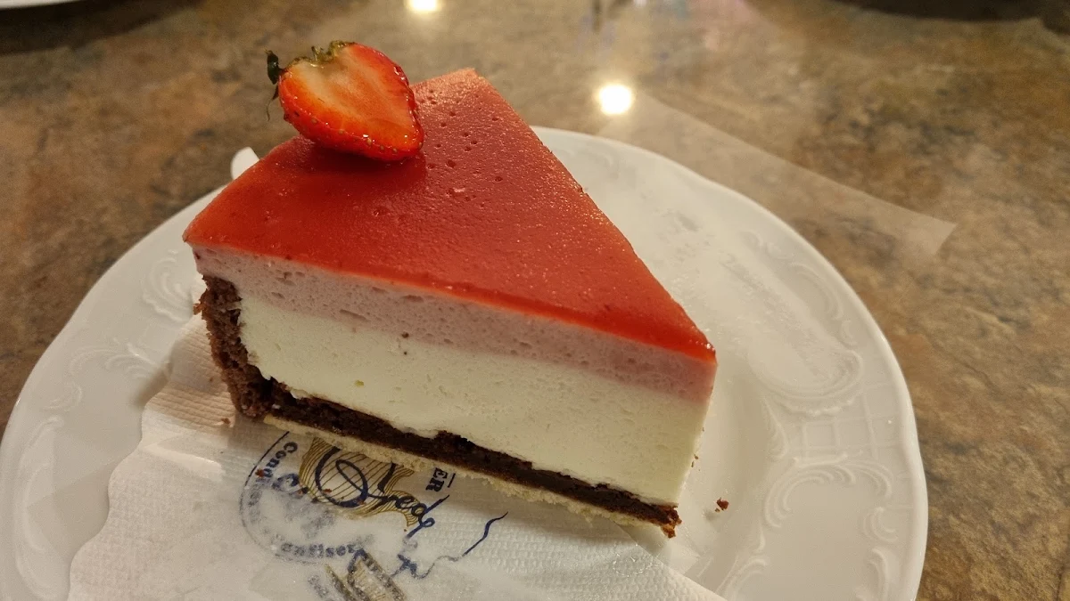 Erdbeer-mascarpone-torte