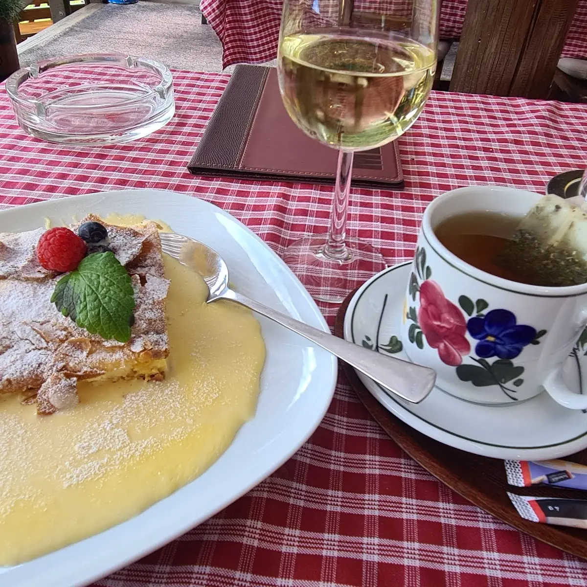 Topfenstrudel Mit Vanillesauce